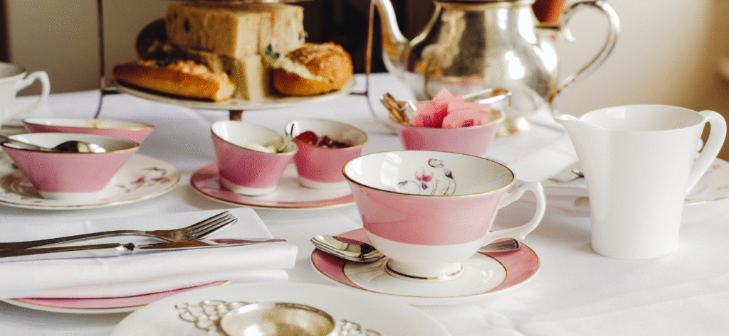 Afternoon tea etiquette